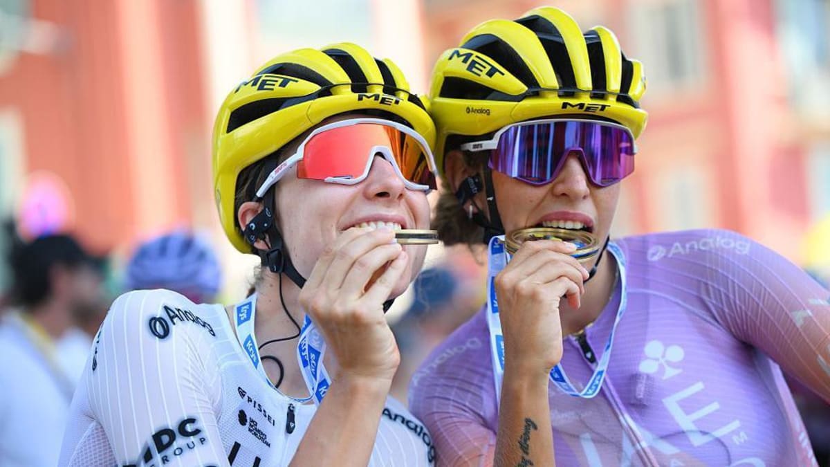 Dutch Cyclist Demi Vollering Makes Tour History with Second Win - Image 5