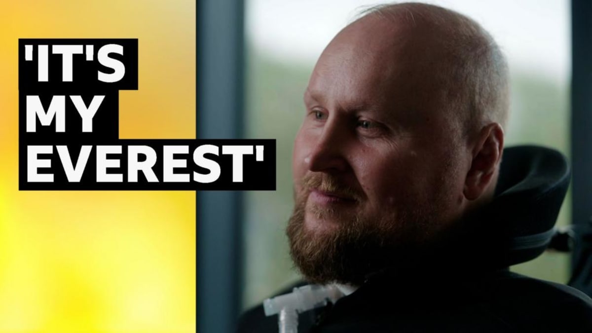 Matt Hampson in custom racing wheelchair with ventilator equipment preparing for London Marathon