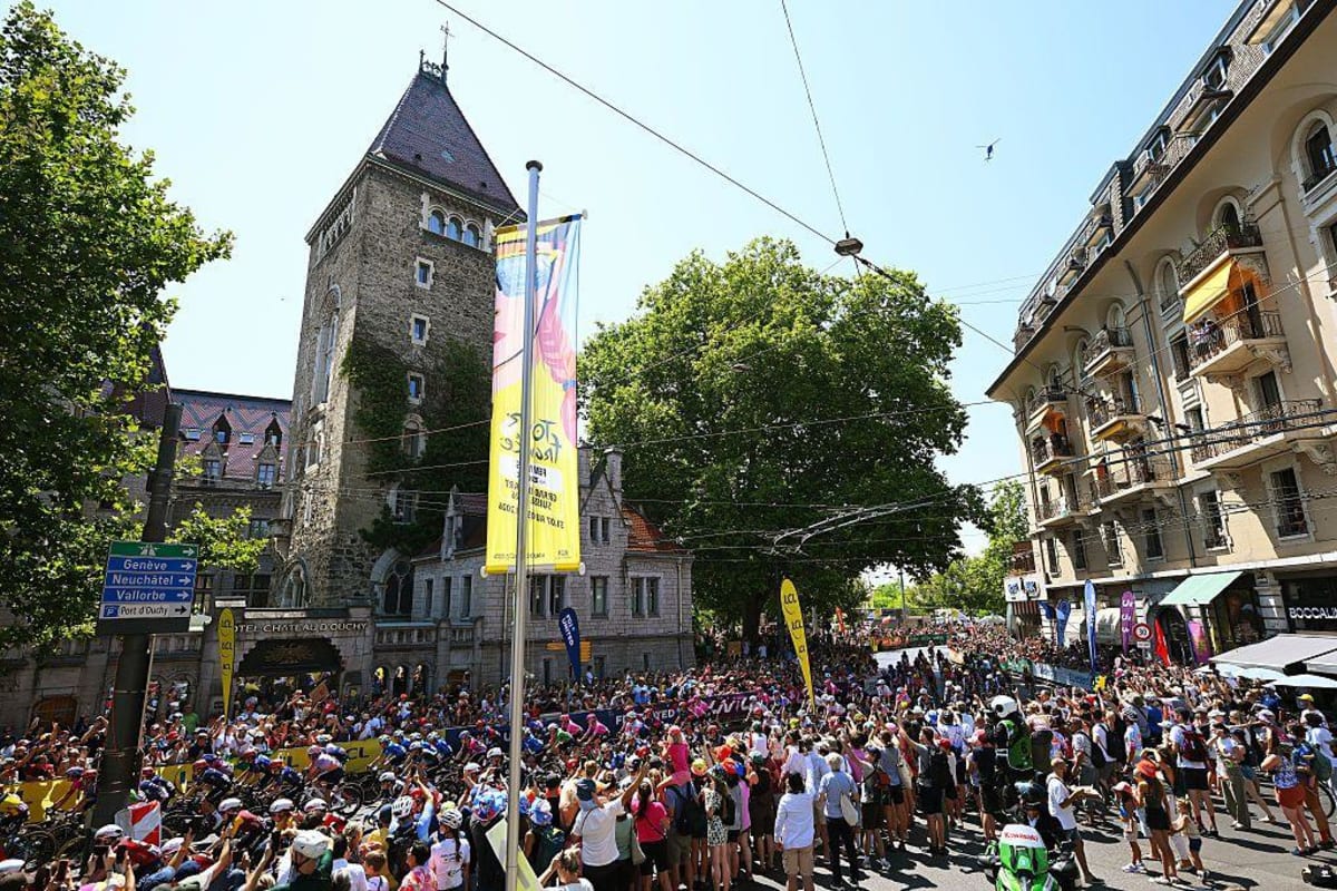 Lorena Wiebes Powers to Tour de France Stage 1 Victory - Image 3