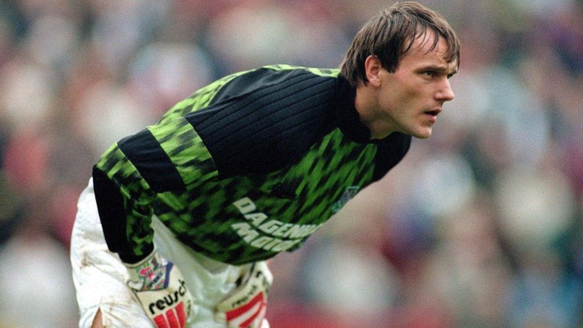 West Ham Legend 'Big Ludo' Miklosko Dies at 64 - Image 3