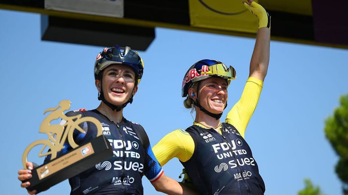 Dutch Cyclist Demi Vollering Makes Tour History with Second Win - Image 4