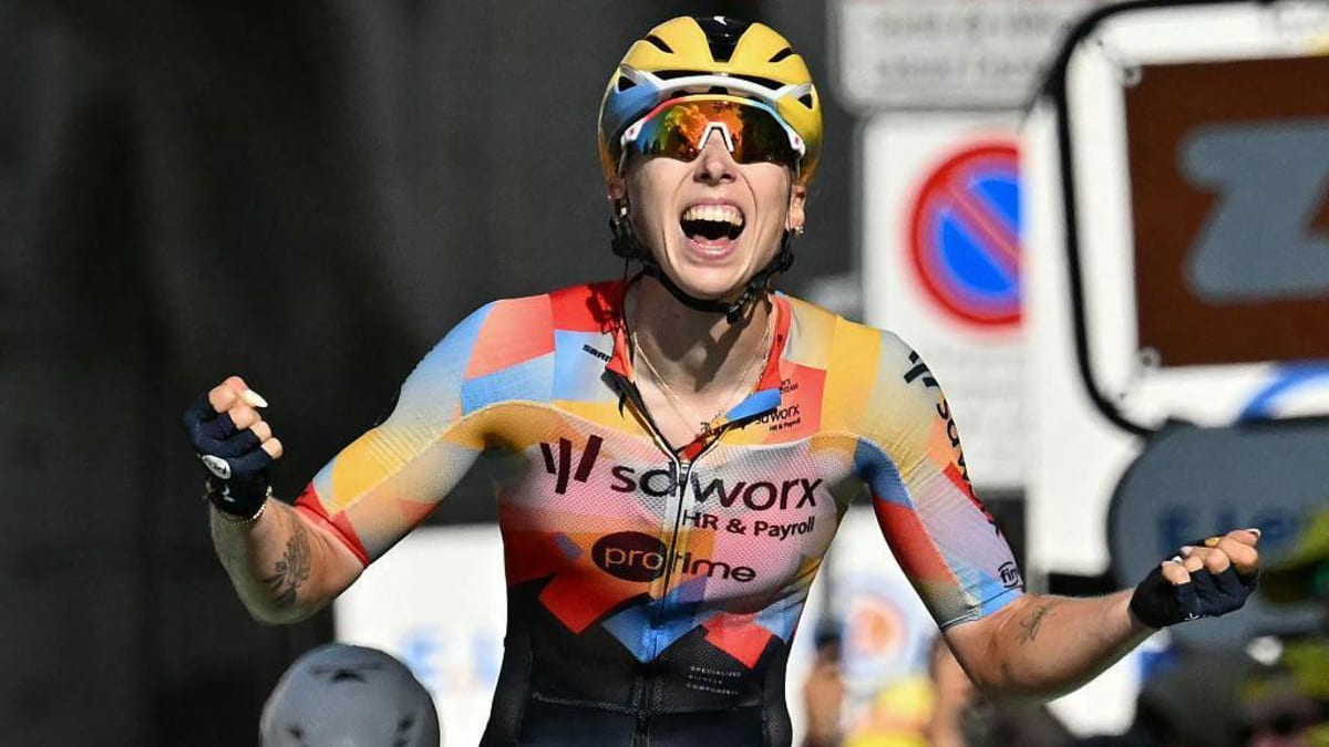 Lorena Wiebes Powers to Tour de France Stage 1 Victory - Image 2