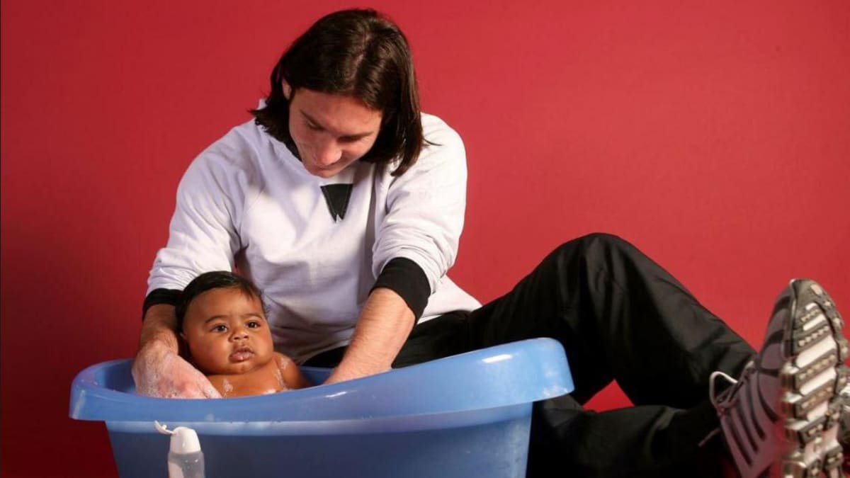 Messi Bathed Baby Lamine Yamal in 2007 Charity Shoot - Image 2