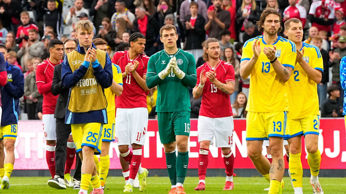 Eriksen Walks Off Pitch After Collapse, Sends Fans Message - Image 5