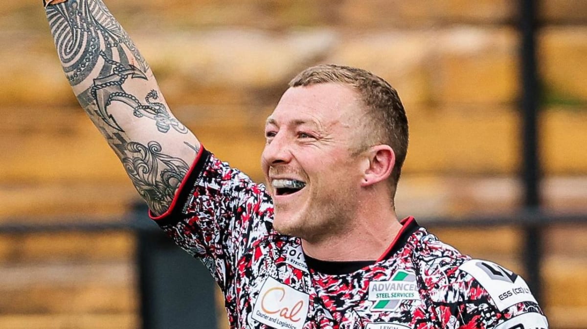 Rugby Star Josh Charnley Breaks All-Time Try Record at 34 - Image 2