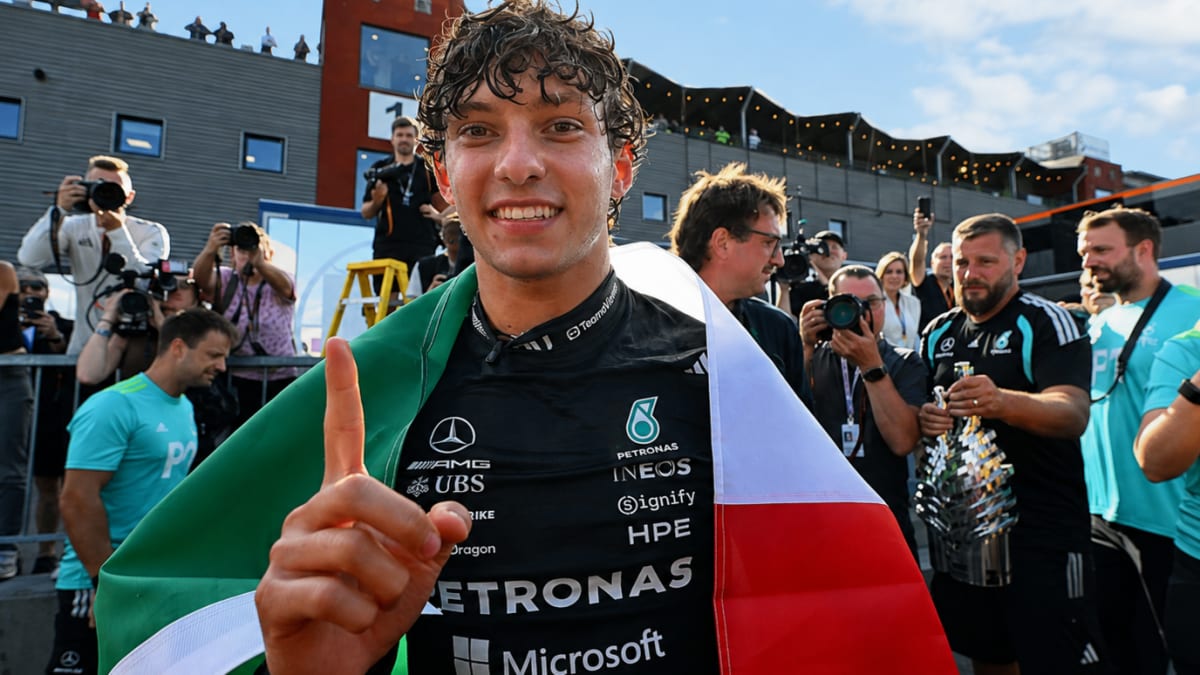 French Driver Pierre Gasly Takes First-Ever Pole at Monza - Image 4