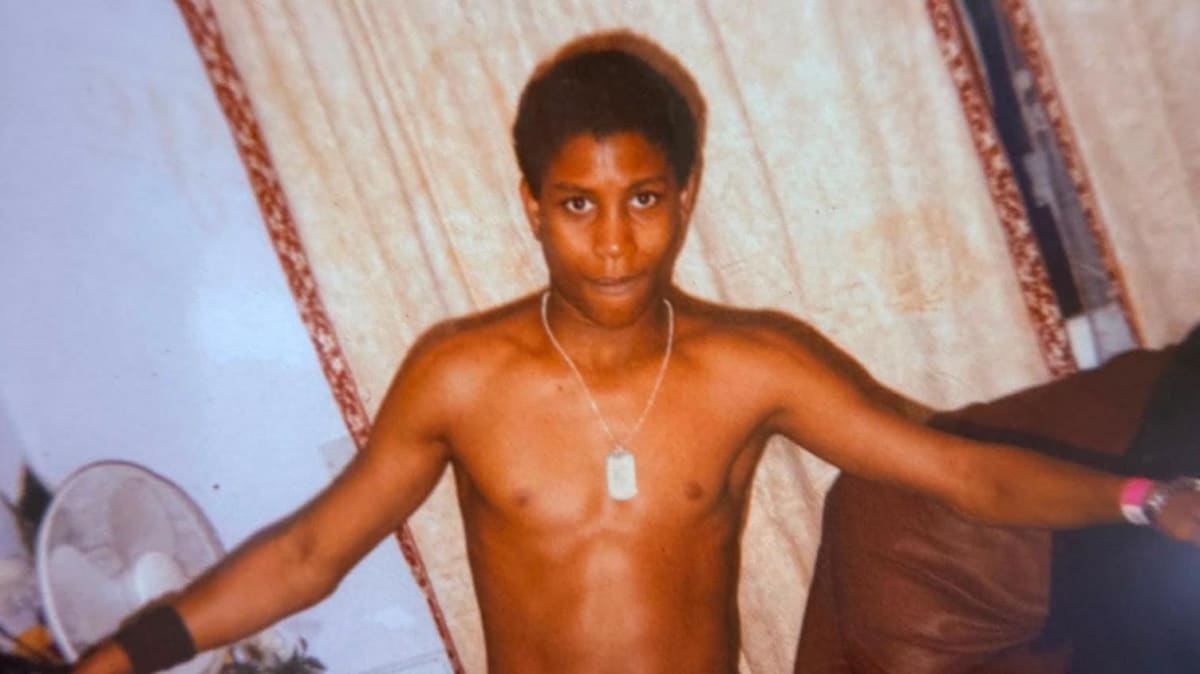 Boxing Champion Fights for Citizenship After 24 Years in UK - Image 3