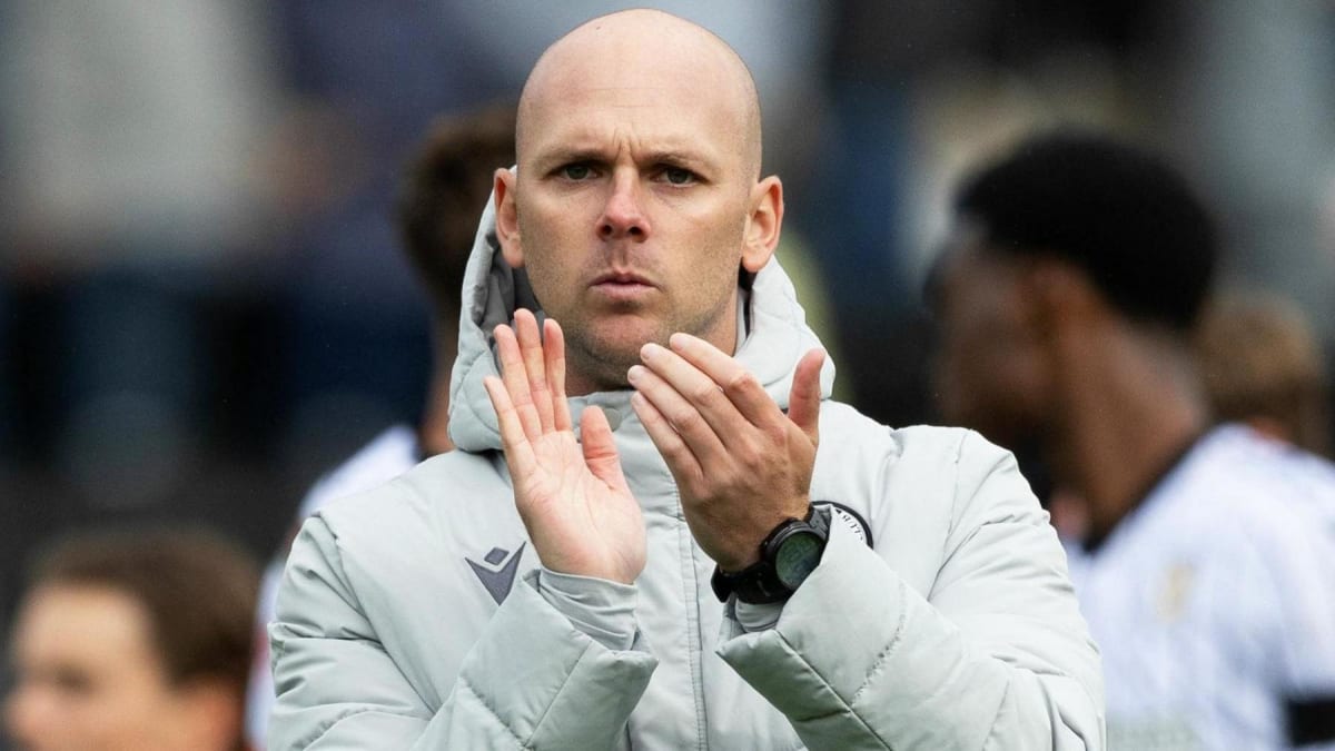 Scottish Soccer Team Tops League After Playoff Scare - Image 3