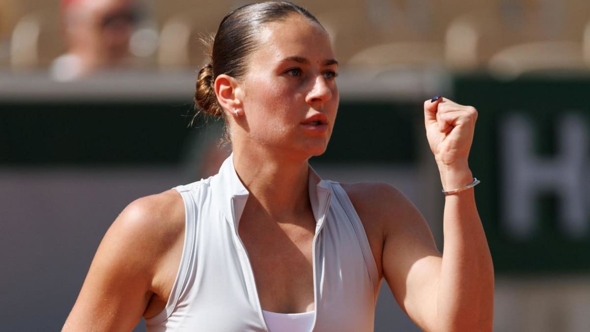 Tennis Star Wins Match Hours After Missile Hits Near Home - Image 2