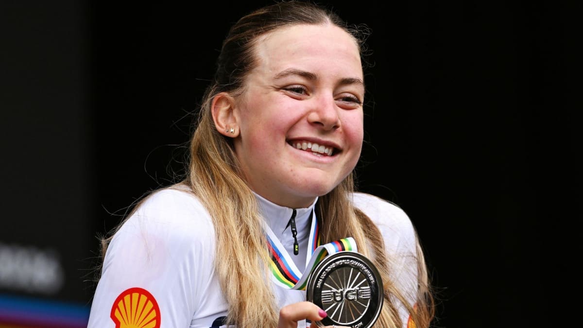 Welsh Cyclist Zoe Backstedt, 21, Wins World Silver Medal - Image 2