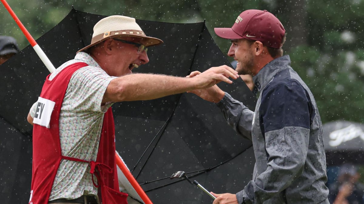 Dad Caddies as Son Wins US Amateur Golf Championship - Image 3