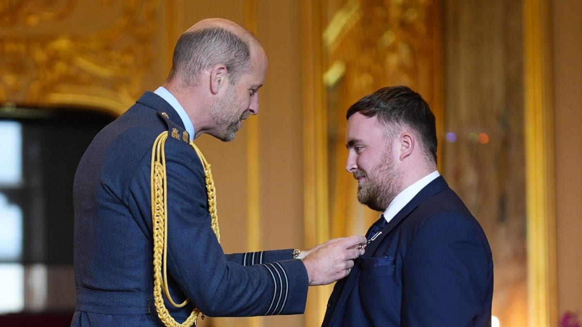 Darts Champ Luke Littler Offers Prince William Tickets - Image 2