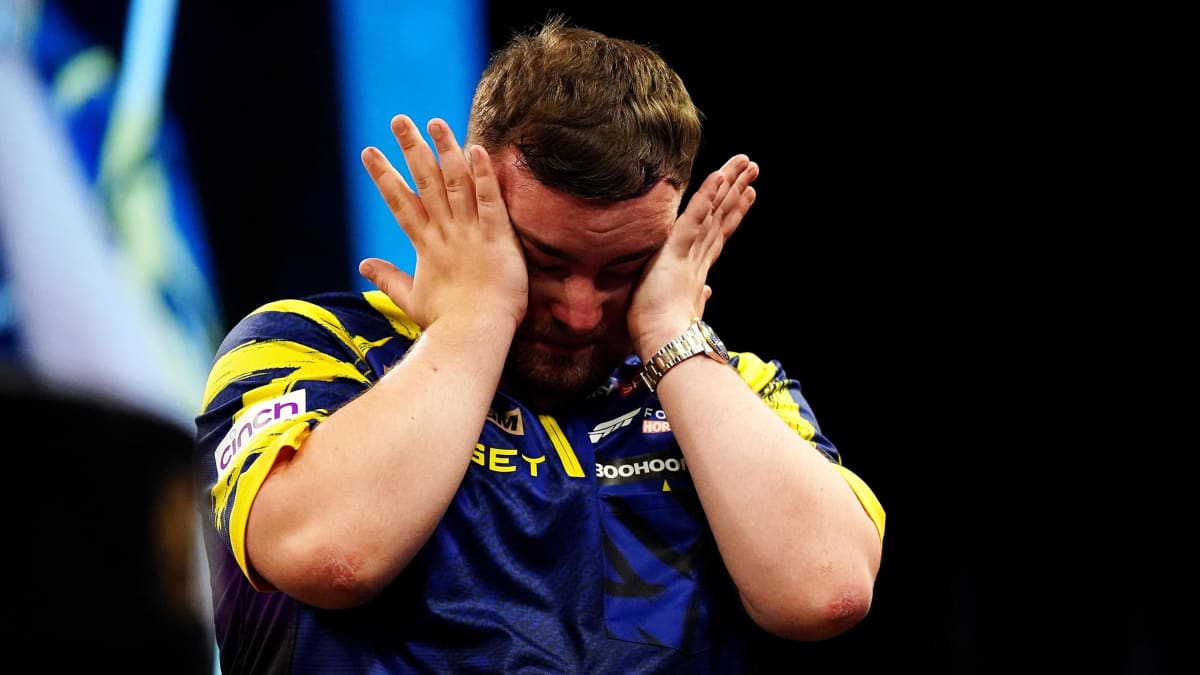 Teen Darts Champion Wins Trophy After Nearly Quitting - Image 2