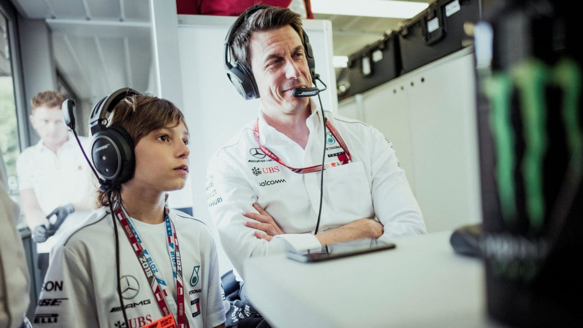 Teen F1 Driver Started Racing at 320 km/h on Dad's Lap - Image 5