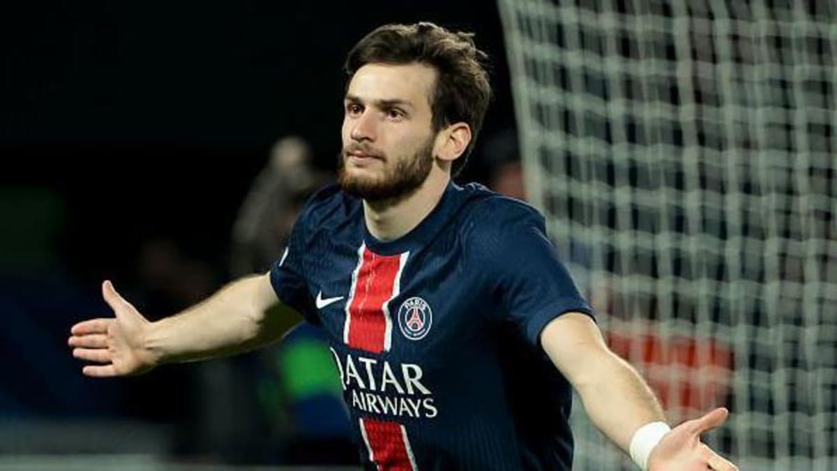 Georgian Star Kvaratskhelia Rose From Soviet Apartment to PSG - Image 3