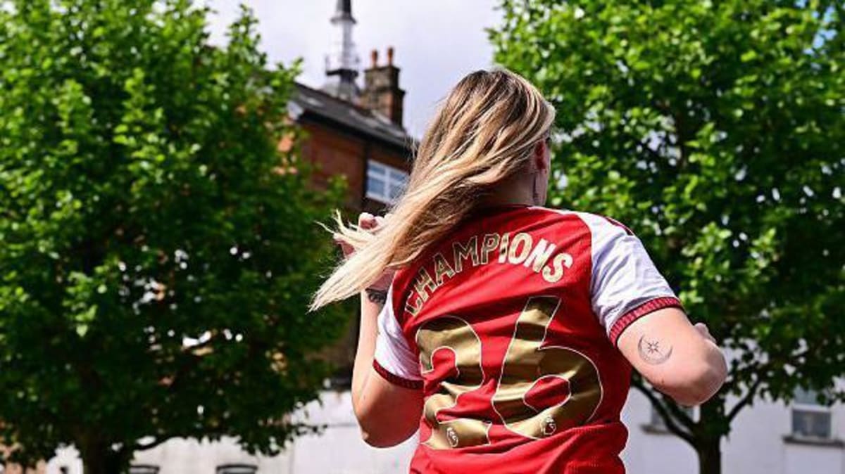Arsenal Ends 22-Year Title Drought, Fans Celebrate - Image 2