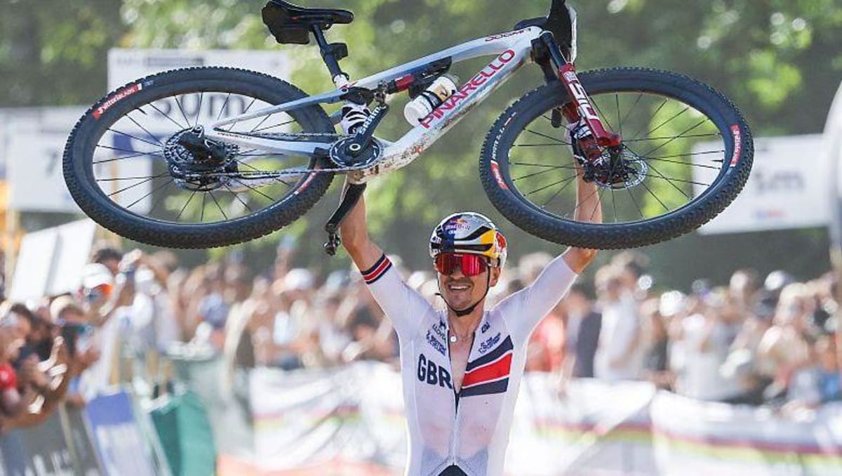 Tom Pidcock Wins 2nd World Title, Honors Late Teammate - Image 2