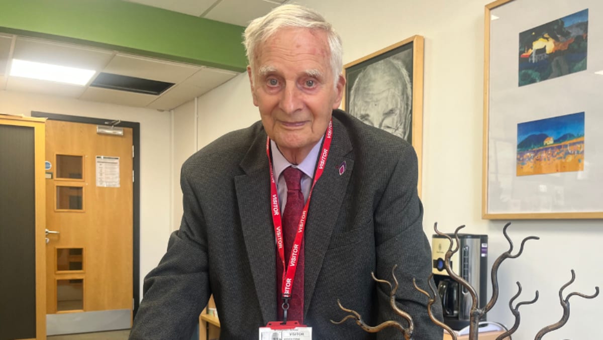 Holocaust Survivor Receives Tribute After 1,000 School Visits - Image 2