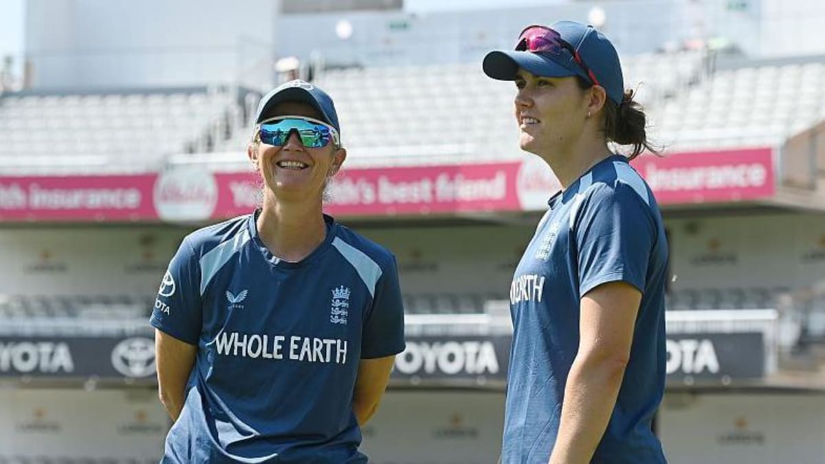 Sophie Ecclestone Makes History at First Women's Lord's Test - Image 2