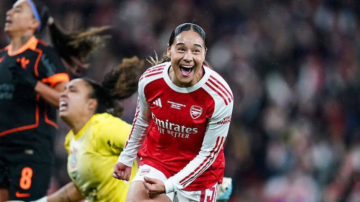 Arsenal Star Smith Becomes Football's First £1M Woman at 22 - Image 3