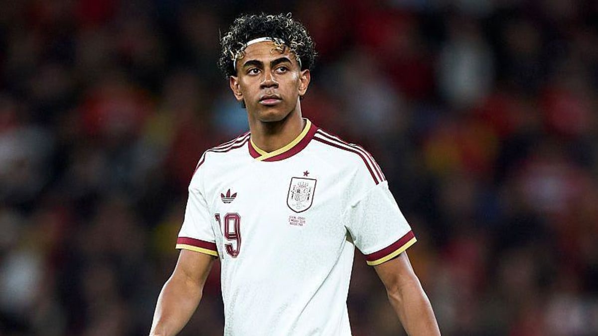 Teen Soccer Star Lamine Yamal Condemns Racist Chants - Image 2