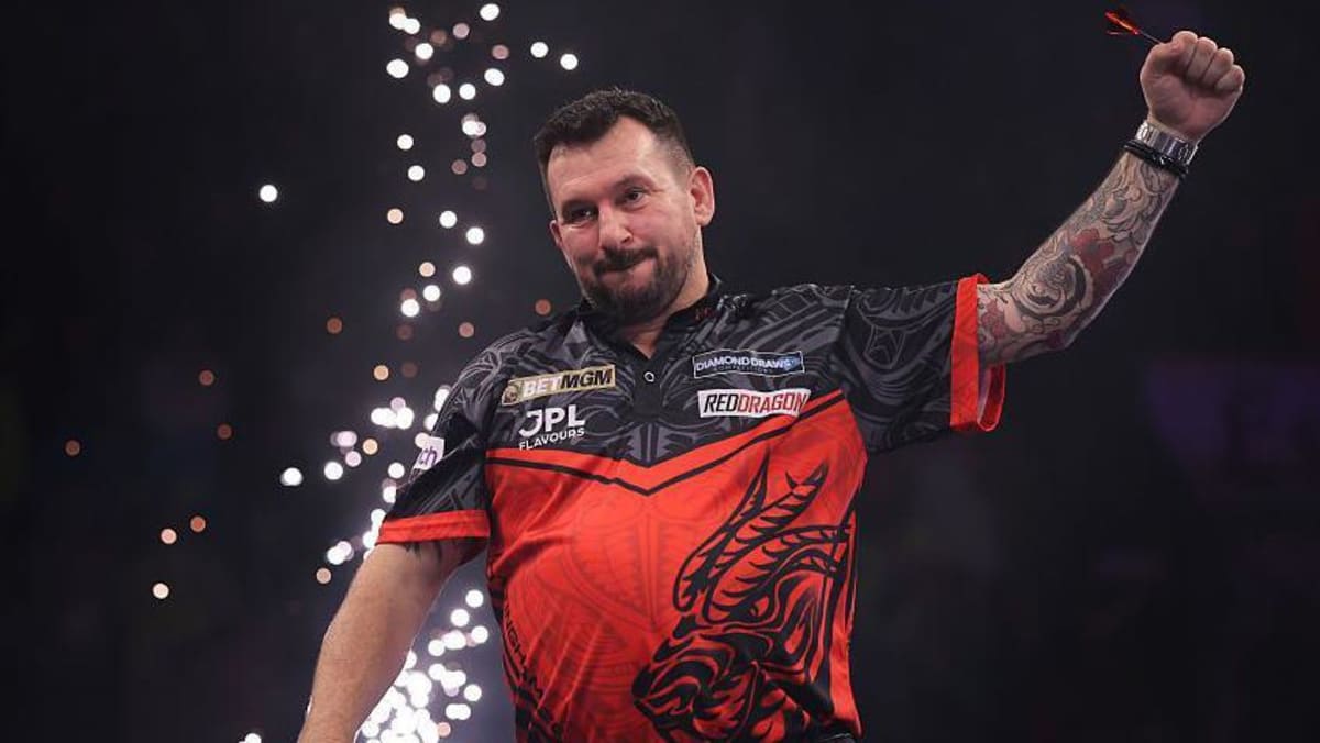 Darts Star Beats Gout and Rivals to Win in Nottingham - Image 2