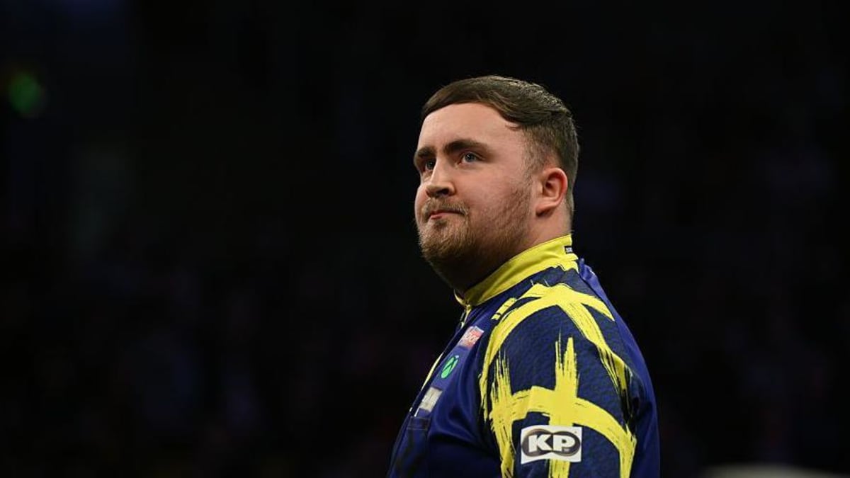 Luke Littler Defends UK Open Title with Dazzling Win - Image 2