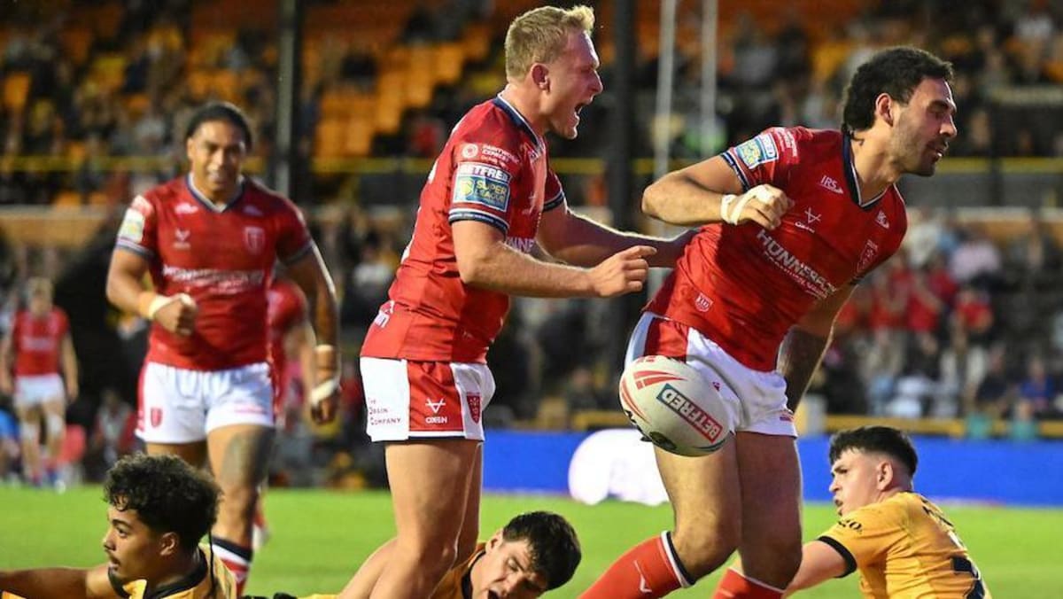 Leeds Rhinos Pull Off Stunning Comeback to Top Super League - Image 3