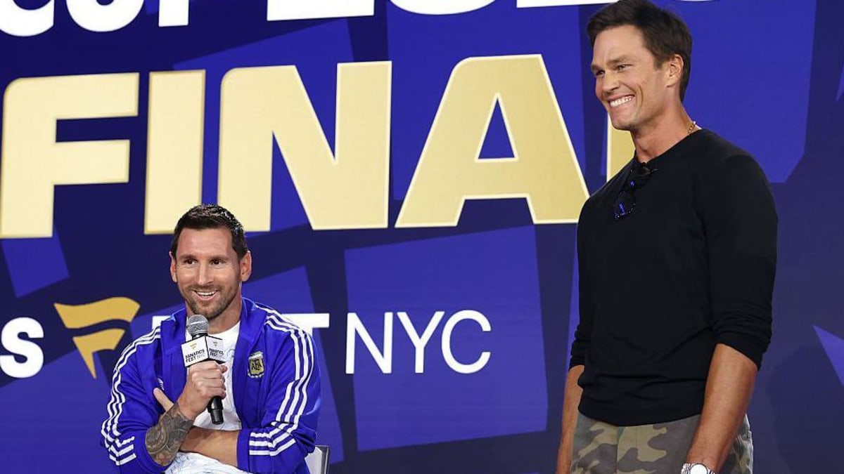 Teacher and Student Meet in World Cup Final - Image 5