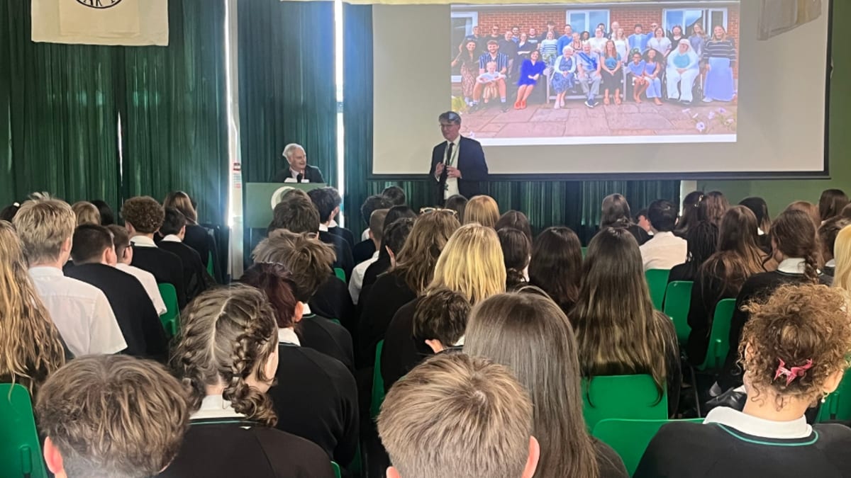 Holocaust Survivor Receives Tribute After 1,000 School Visits - Image 4