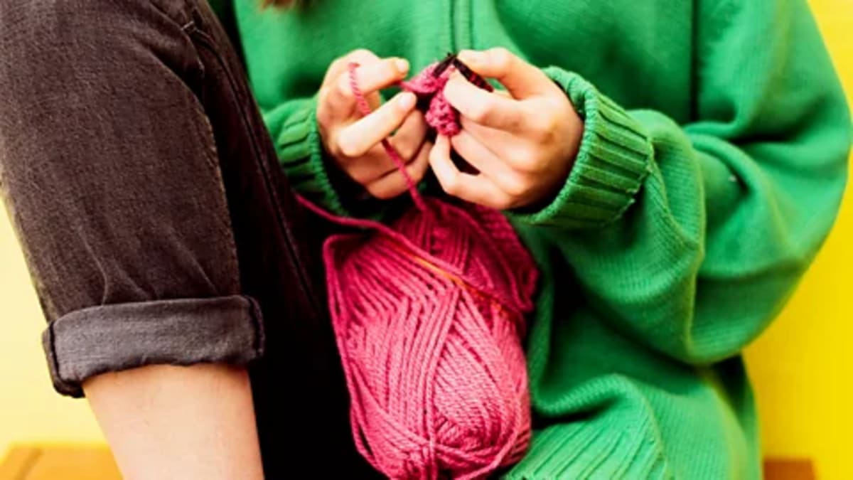 Knitting Helps Fight Addiction, Anxiety, and Nail-Biting - Image 2