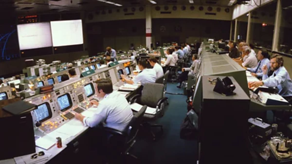 NASA Mission Control: From Smoke-Filled Rooms to the Moon - Image 3