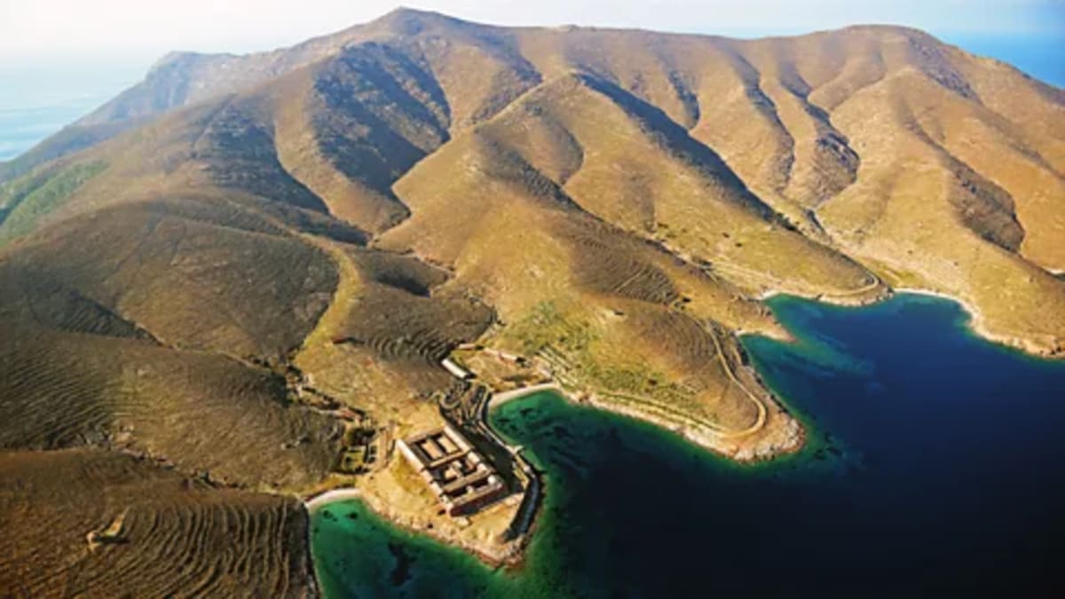 Greek Prison Island Now Shelters 70 Rare Monk Seals - Image 5