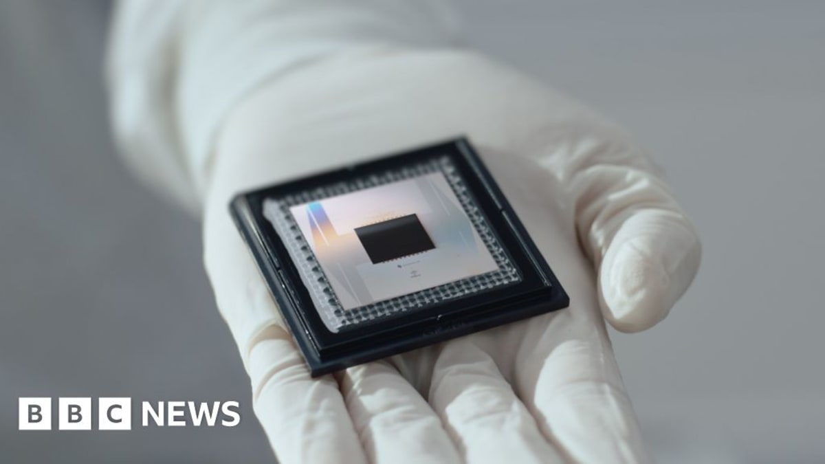 Google's Willow quantum computing chip featuring advanced quantum processing technology in laboratory setting