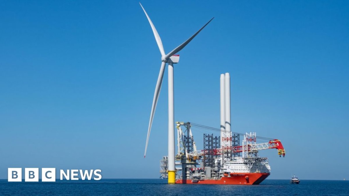 Record-Breaking Wind Turbine Blades Installed Off Suffolk