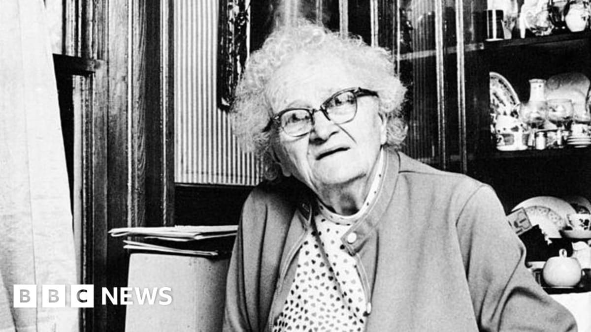 Astronomer Who Decoded Stars Gets Blue Plaque Honor