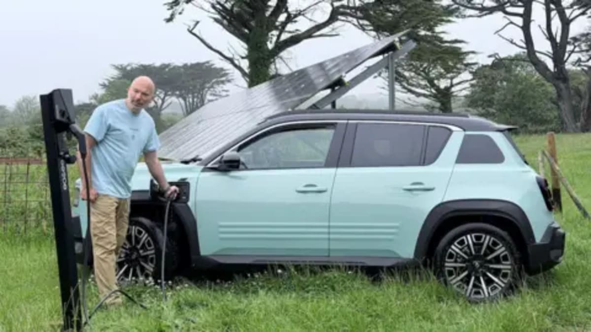 Former F1 Commentator Drives UK on Pure Solar Power - Image 2