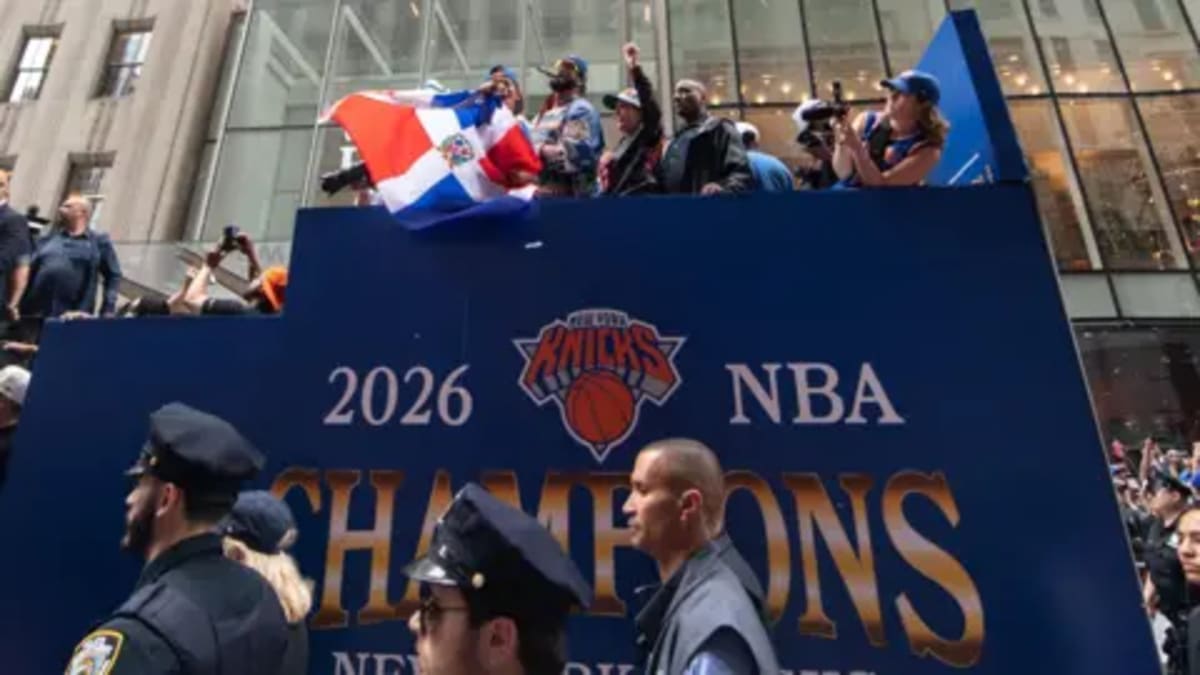 NYC United: Knicks Victory Parade Draws Thousands - Image 5