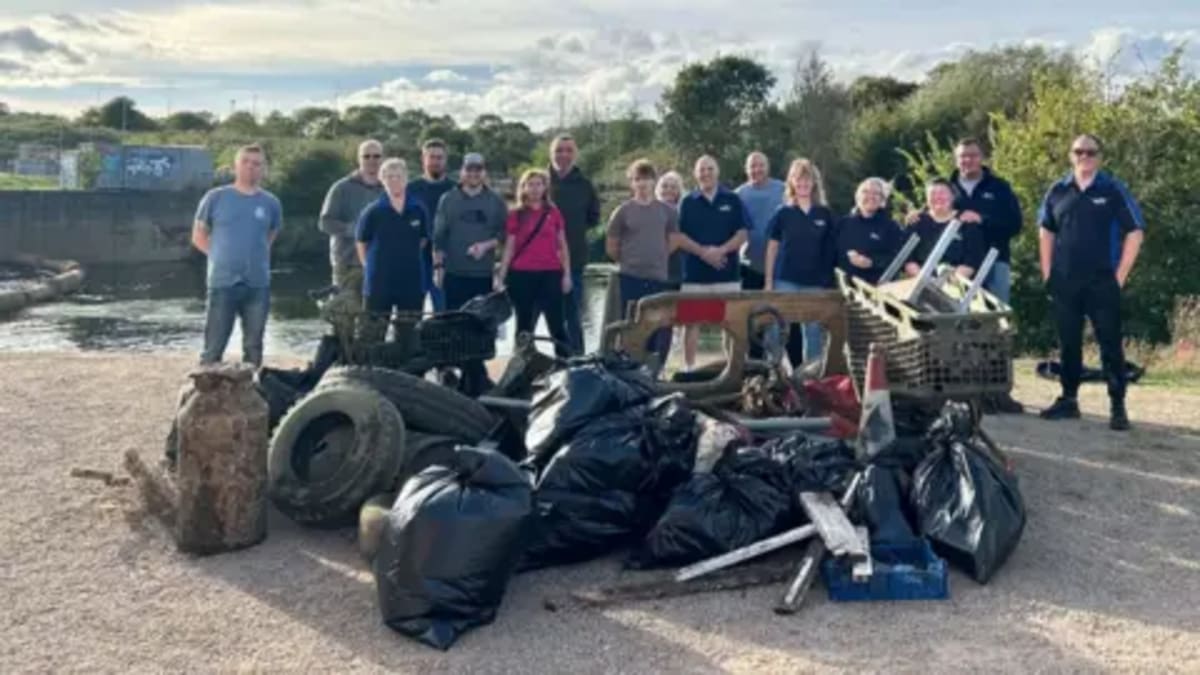 Divers Pull 6 Hours Cleaning Northampton River - Image 2