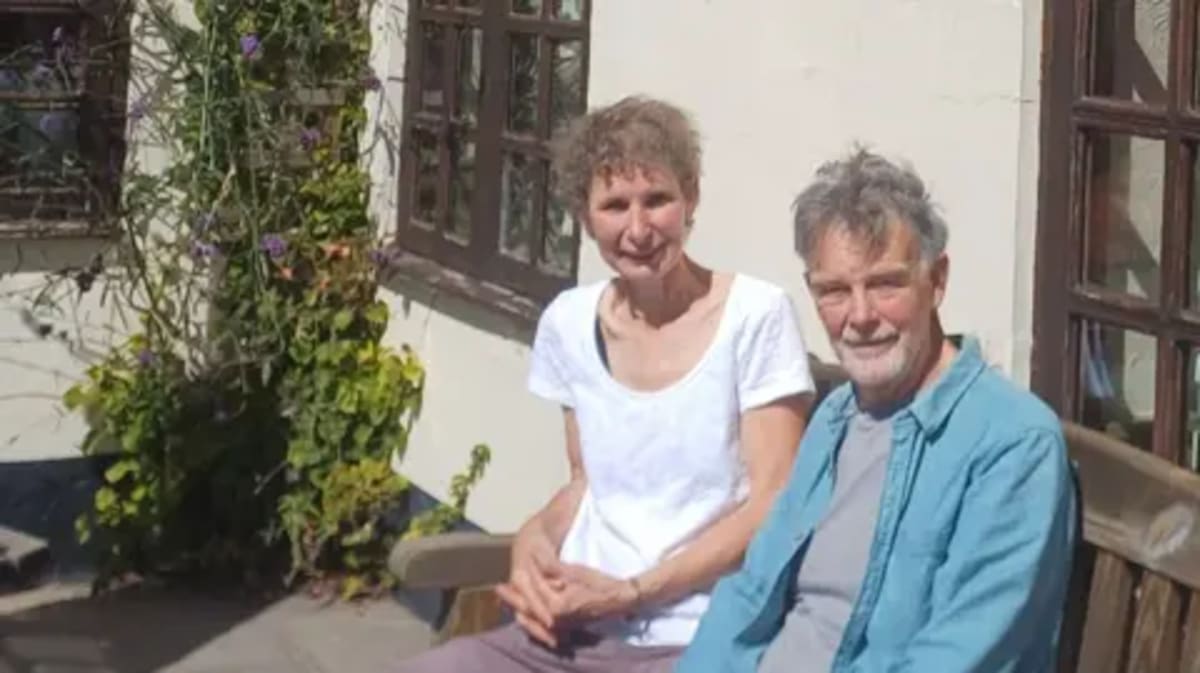 English Village Pub Eyes Wind Turbine to Power Community - Image 2