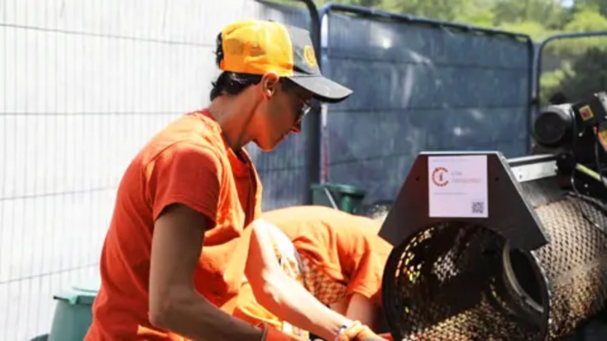 Welsh Composters Turn Cafe Scraps Into Community Food Loop - Image 4