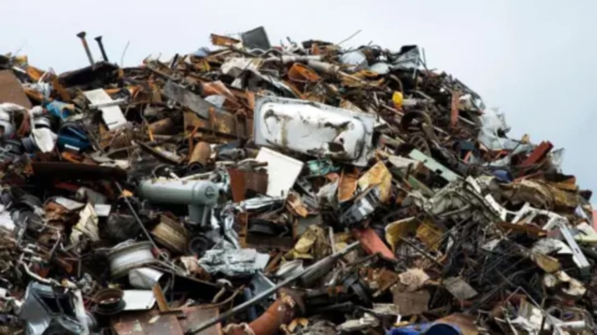 Europe's Massive Illegal Dump to Finally Get Cleaned Up - Image 3