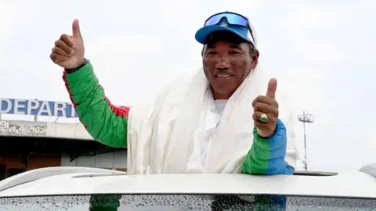 Everest Man and Mountain Queen Break Own Summit Records - Image 2