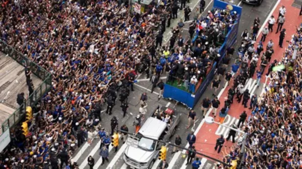 NYC United: Knicks Victory Parade Draws Thousands - Image 2
