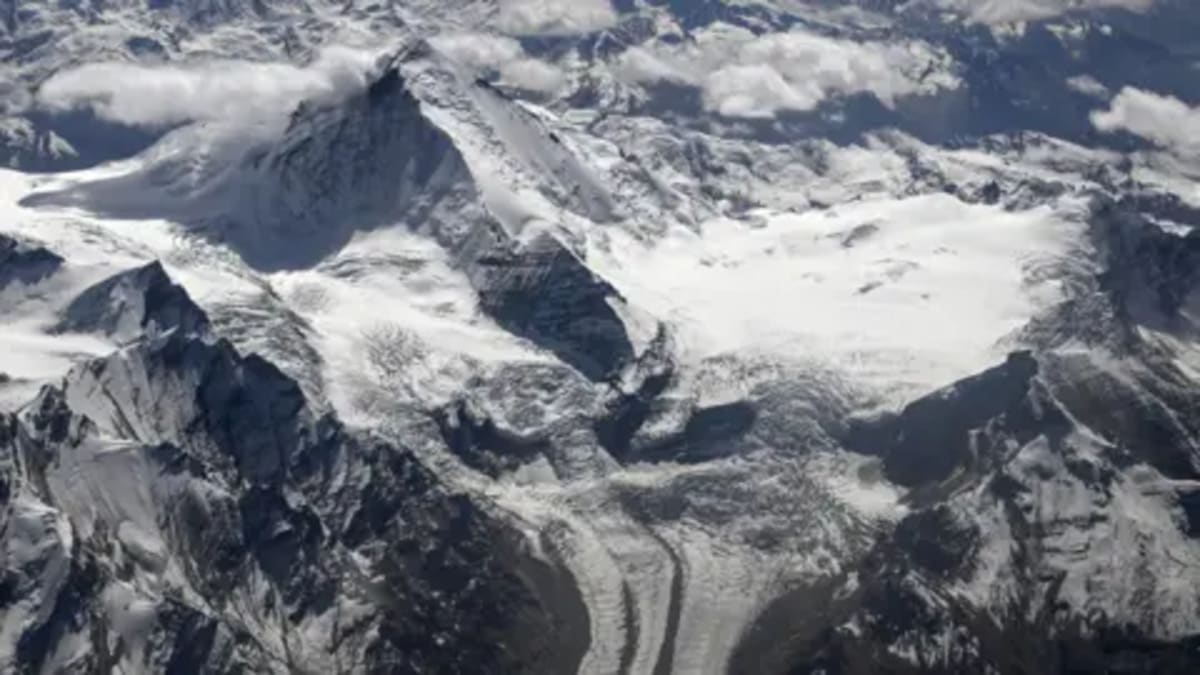 Ice Pyramids Bring Water Back to Himalayan Farms - Image 2