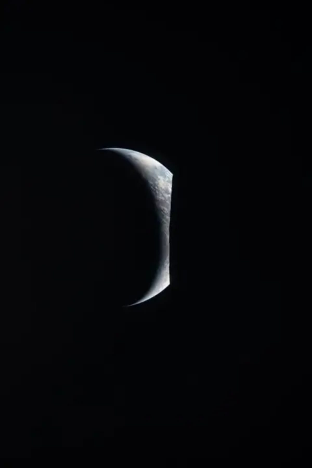 Artemis II Astronauts Capture Stunning Moon Fly-By Photos - Image 5