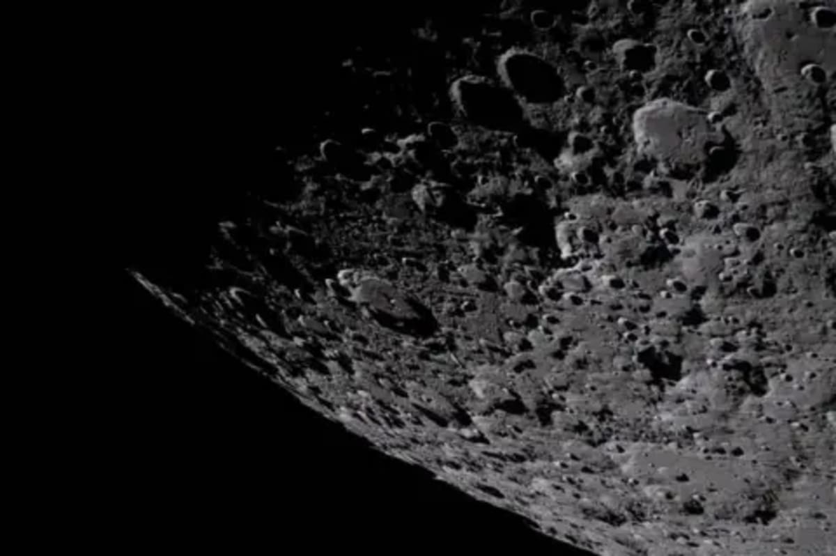 Artemis II Astronauts Capture Stunning Moon Fly-By Photos - Image 4