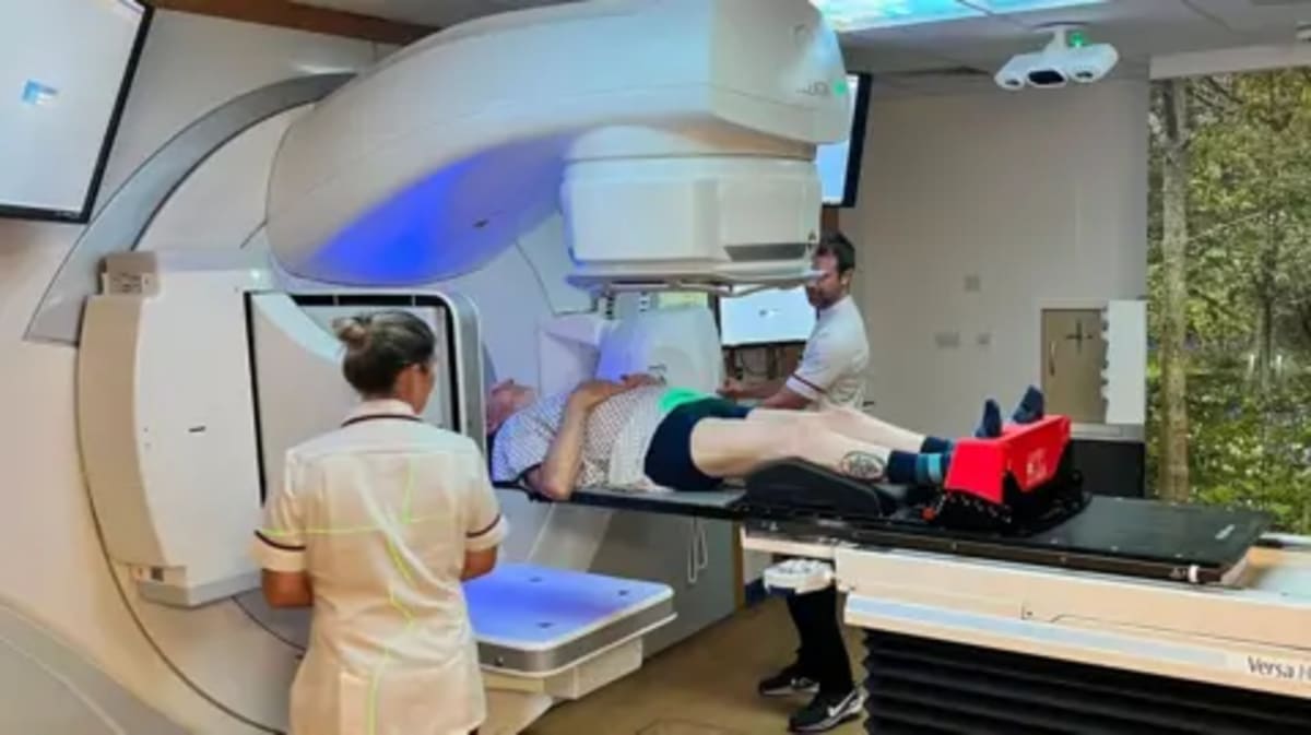 New Cancer Treatment Cuts Sessions From 20 to Just 5 - Image 4