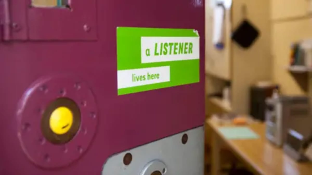 Prisoners Trained as Listeners Save Lives in London Jails - Image 2