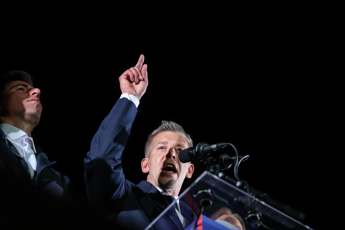 Hungary Elects New Leader After 16 Years, Pledges Unity